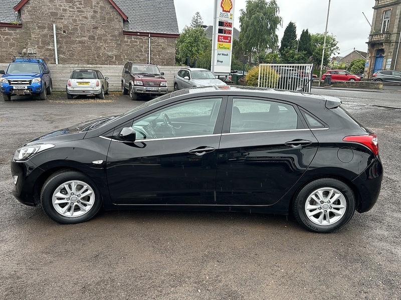 Hyundai i30 1.6 CRDi Blue Drive SE Hatchback 5dr Diesel Manual Euro 6 (s/s) (110 ps) - U227