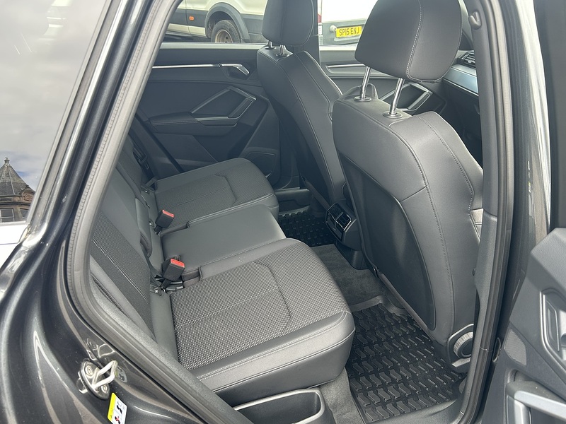 Audi Q3 2.0 TDI 35 S line SUV 5dr Diesel S Tronic Euro 6 (s/s) (150 ps) - U230