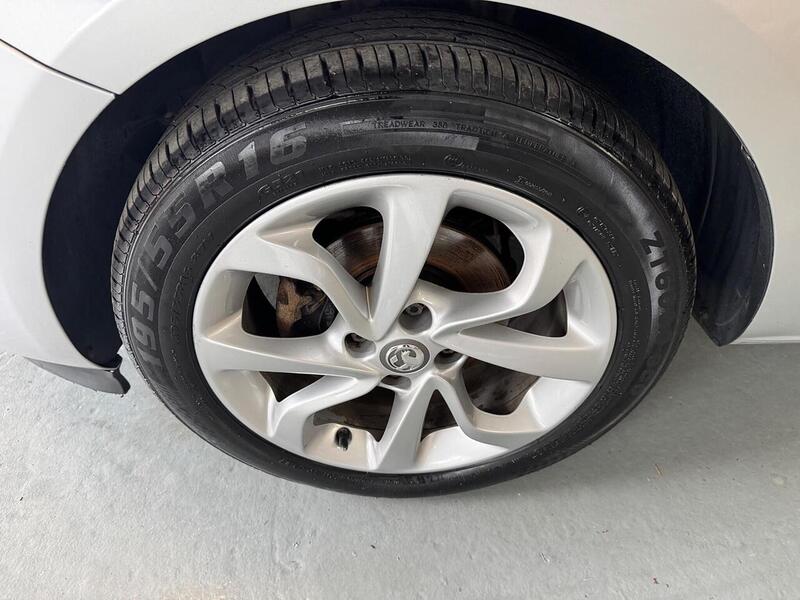 Vauxhall Corsa 1.4i ecoTEC SRi Euro 6 5dr - U236