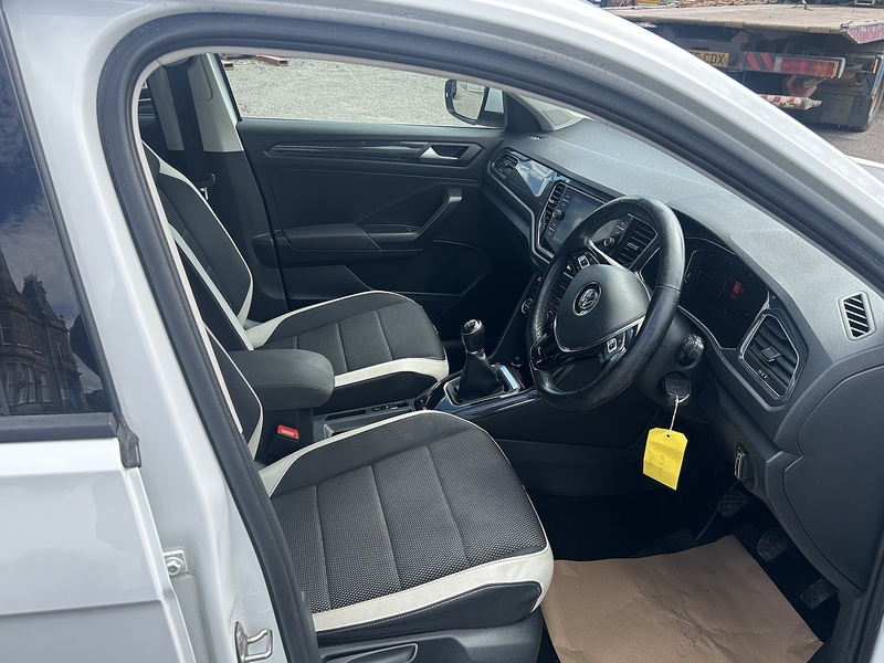 Volkswagen T-Roc 1.5 TSI EVO SEL SUV 5dr Petrol Manual Euro 6 (s/s) (150 ps) - U239