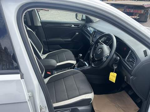 Volkswagen T-Roc 1.5 TSI EVO SEL SUV 5dr Petrol Manual Euro 6 (s/s) (150 ps) - U239