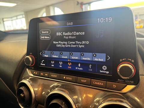 Nissan Juke 1.0 DIG-T N-Connecta Euro 6 (s/s) 5dr - U242