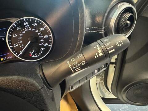 Nissan Juke 1.0 DIG-T N-Connecta Euro 6 (s/s) 5dr - U242