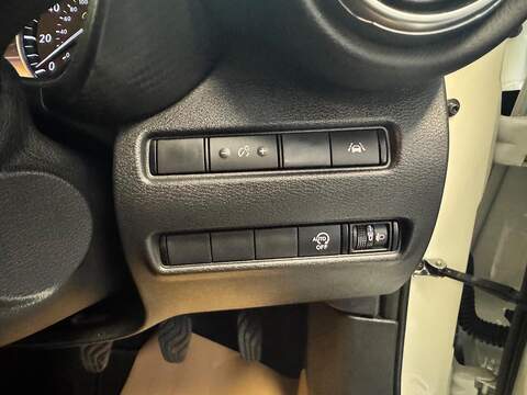 Nissan Juke 1.0 DIG-T N-Connecta Euro 6 (s/s) 5dr - U242