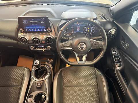 Nissan Juke 1.0 DIG-T N-Connecta Euro 6 (s/s) 5dr - U242
