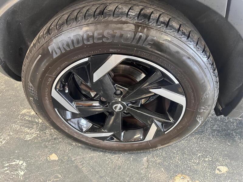 Nissan Juke 1.0 DIG-T N-Connecta Euro 6 (s/s) 5dr - U242