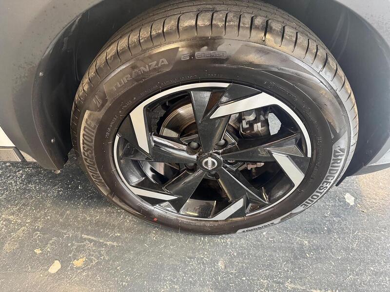 Nissan Juke 1.0 DIG-T N-Connecta Euro 6 (s/s) 5dr - U242