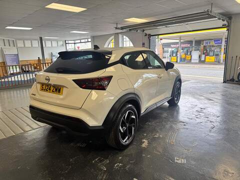 Nissan Juke 1.0 DIG-T N-Connecta Euro 6 (s/s) 5dr - U242