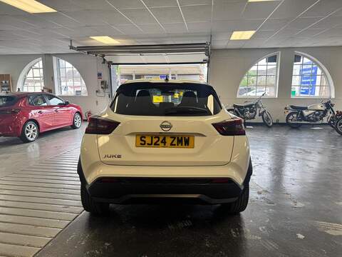 Nissan Juke 1.0 DIG-T N-Connecta Euro 6 (s/s) 5dr - U242