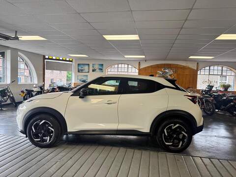 Nissan Juke 1.0 DIG-T N-Connecta Euro 6 (s/s) 5dr - U242