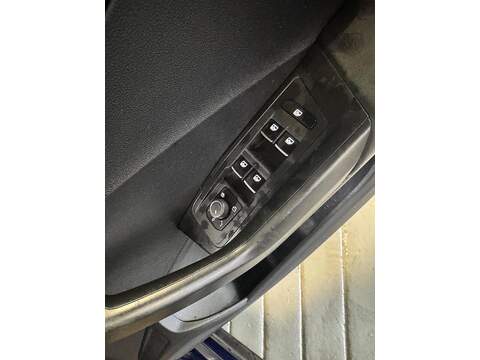 Volkswagen T-Roc 1.5 TSI EVO R-Line Euro 6 (s/s) 5dr - U259