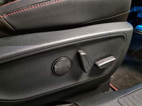 Ford Kuga Kuga 2.5 Duratec 14.4kWh ST-Line Edition CVT Euro 6 (s/s) 5dr - U26