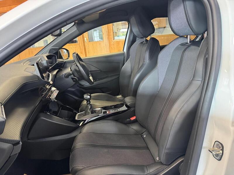 Peugeot 208 1.2 PureTech GT Hatchback 5dr Petrol Manual Euro 6 (s/s) (100 ps) - U262