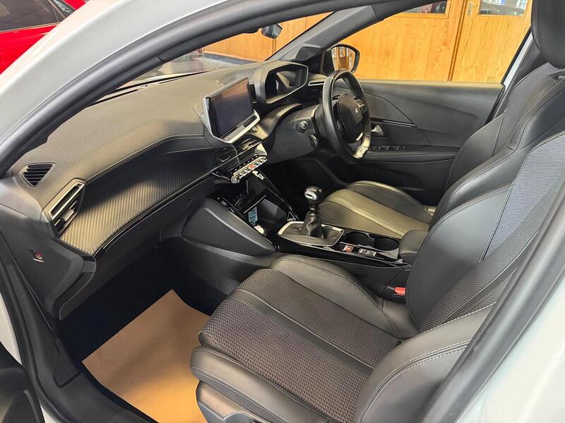 Peugeot 208 1.2 PureTech GT Hatchback 5dr Petrol Manual Euro 6 (s/s) (100 ps) - U262