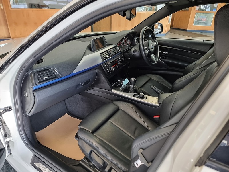 BMW 3 Series 2.0 320d M Sport Touring 5dr Diesel Manual xDrive Euro 5 (s/s) (184 ps) - U269