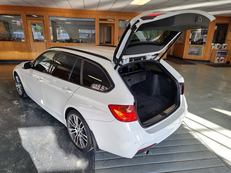 BMW 3 Series 2.0 320d M Sport Touring 5dr Diesel Manual xDrive Euro 5 (s/s) (184 ps) - U269