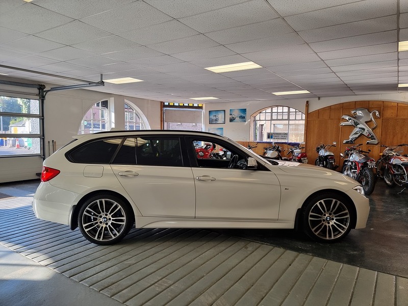 BMW 3 Series 2.0 320d M Sport Touring 5dr Diesel Manual xDrive Euro 5 (s/s) (184 ps) - U269