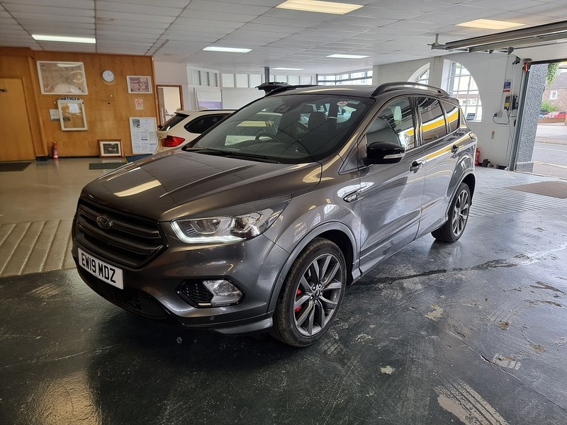 Ford Kuga 2.0 TDCi EcoBlue ST-Line Edition SUV 5dr Diesel Powershift AWD Euro 6 (s/s) (180 ps) - U270