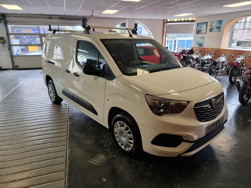 Vauxhall Combo 1.5 Turbo D 2300 Sportive Panel Van 4dr Diesel Manual L2 H1 Euro 6 (100 ps) - U295