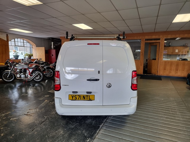 Vauxhall Combo 1.5 Turbo D 2300 Sportive Panel Van 4dr Diesel Manual L2 H1 Euro 6 (100 ps) - U295