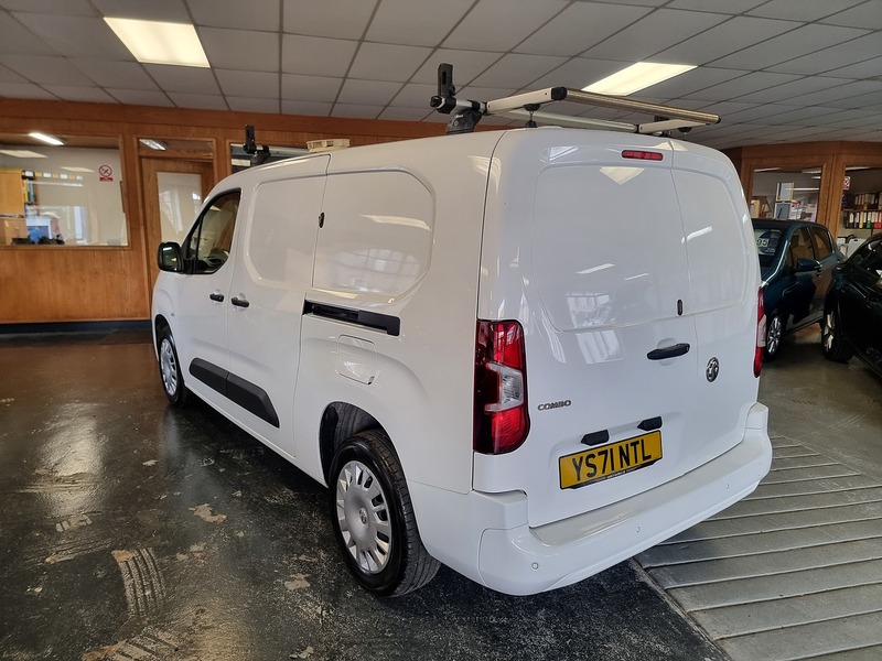 Vauxhall Combo 1.5 Turbo D 2300 Sportive Panel Van 4dr Diesel Manual L2 H1 Euro 6 (100 ps) - U295