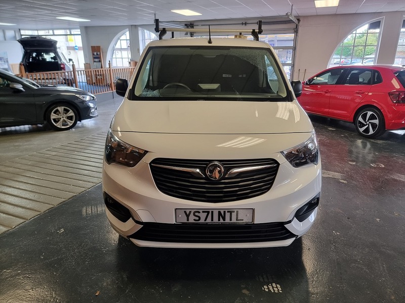Vauxhall Combo 1.5 Turbo D 2300 Sportive Panel Van 4dr Diesel Manual L2 H1 Euro 6 (100 ps) - U295
