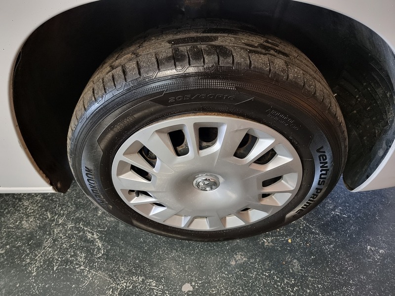 Vauxhall Combo 1.5 Turbo D 2300 Sportive Panel Van 4dr Diesel Manual L2 H1 Euro 6 (100 ps) - U295