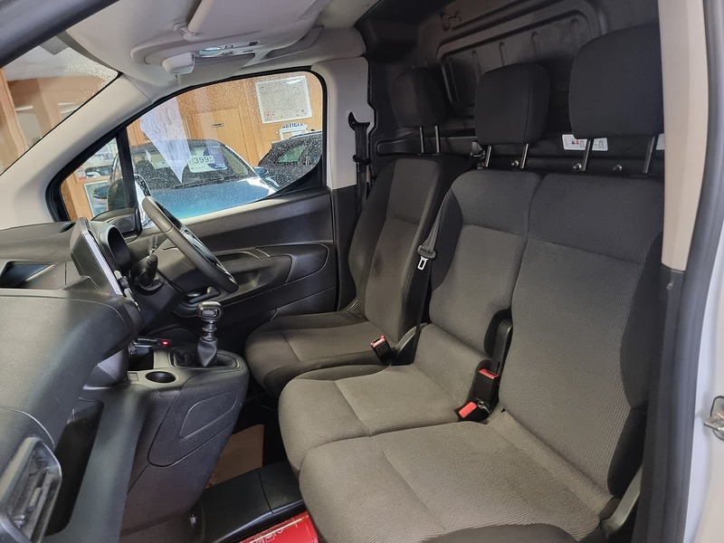 Vauxhall Combo 1.5 Turbo D 2300 Sportive Panel Van 4dr Diesel Manual L2 H1 Euro 6 (100 ps) - U295