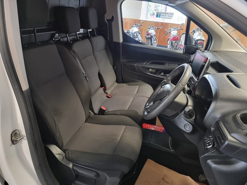 Vauxhall Combo 1.5 Turbo D 2300 Sportive Panel Van 4dr Diesel Manual L2 H1 Euro 6 (100 ps) - U295