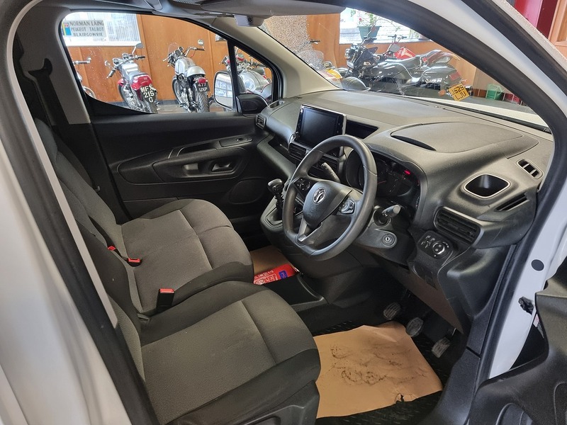Vauxhall Combo 1.5 Turbo D 2300 Sportive Panel Van 4dr Diesel Manual L2 H1 Euro 6 (100 ps) - U295