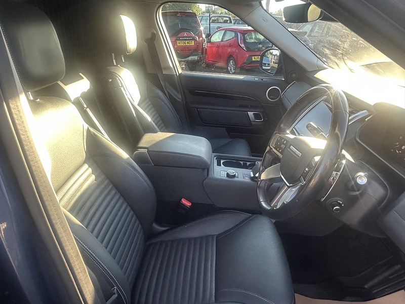 Land Rover Discovery 3.0 D300 MHEV SE SUV 5dr Diesel Auto 4WD Euro 6 (s/s) (300 ps) - U298