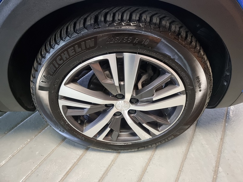 Peugeot 3008 1.2 PureTech Allure Premium SUV 5dr Petrol EAT Euro 6 (s/s) (130 ps) - U305