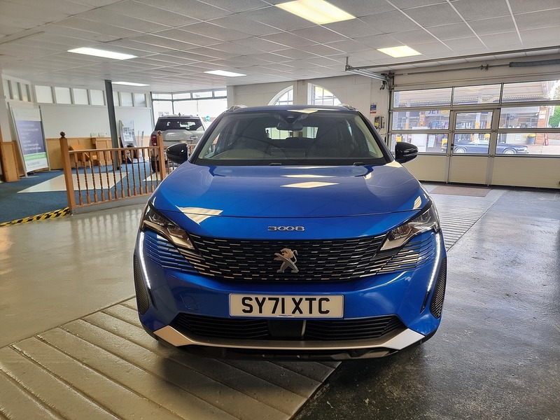 Peugeot 3008 1.2 PureTech Allure Premium SUV 5dr Petrol EAT Euro 6 (s/s) (130 ps) - U305