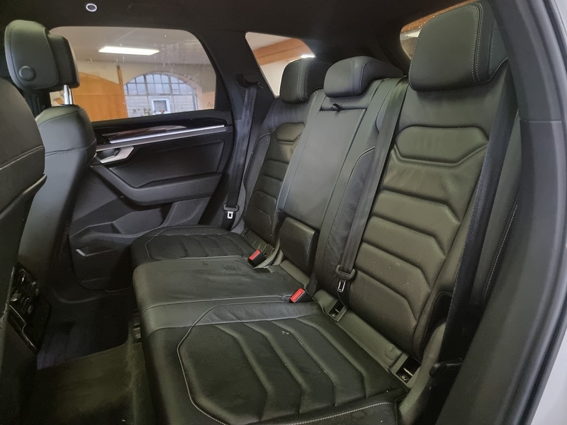 Volkswagen Touareg 3.0 TDI V6 Black Edition SUV 5dr Diesel Tiptronic 4Motion Euro 6 (s/s) (286 ps) - U310