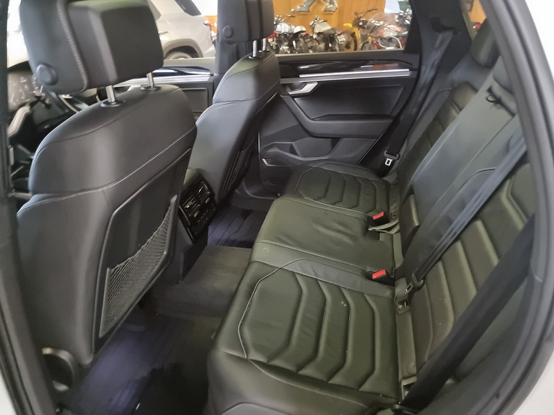 Volkswagen Touareg 3.0 TDI V6 Black Edition SUV 5dr Diesel Tiptronic 4Motion Euro 6 (s/s) (286 ps) - U310