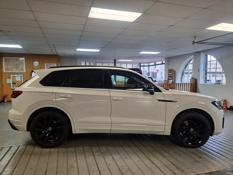 Volkswagen Touareg 3.0 TDI V6 Black Edition SUV 5dr Diesel Tiptronic 4Motion Euro 6 (s/s) (286 ps) - U310