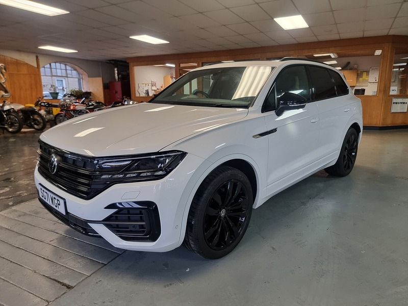 Volkswagen Touareg 3.0 TDI V6 Black Edition SUV 5dr Diesel Tiptronic 4Motion Euro 6 (s/s) (286 ps) - U310