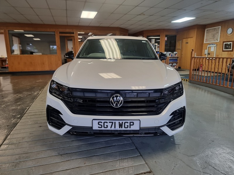 Volkswagen Touareg 3.0 TDI V6 Black Edition SUV 5dr Diesel Tiptronic 4Motion Euro 6 (s/s) (286 ps) - U310