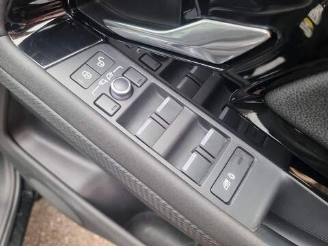 Land Rover Range Rover Evoque 2.0 D150 R-Dynamic S SUV 5dr Diesel Auto 4WD Euro 6 (s/s) (150 ps) - U70