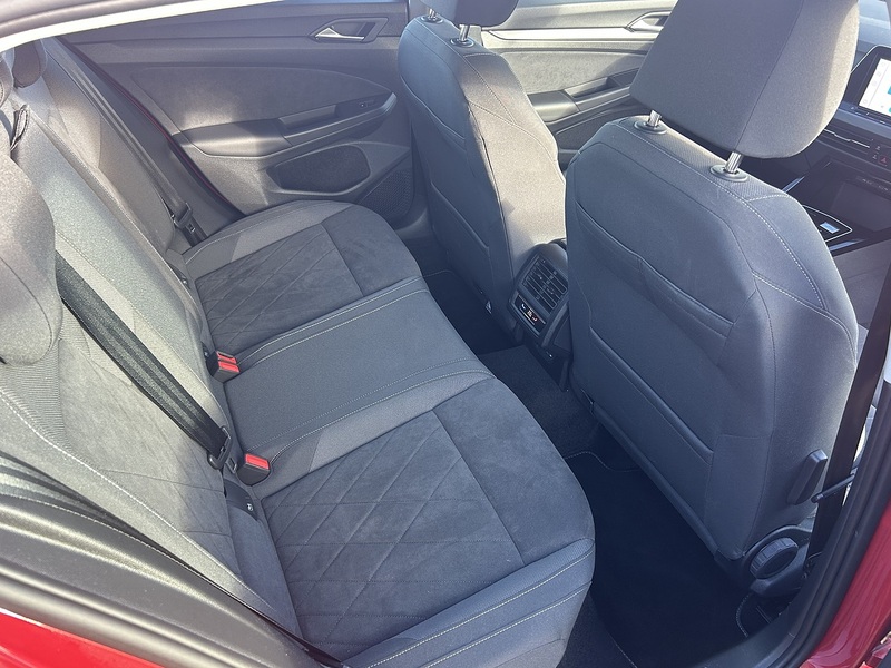 Volkswagen Golf 2.0 TDI Style Hatchback 5dr Diesel DSG Euro 6 (s/s) (150 ps) - U89