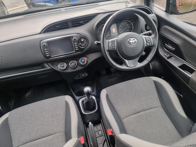 Toyota Yaris 1.5 VVT-i Y20 Bi-tone Euro 6 5dr - U93