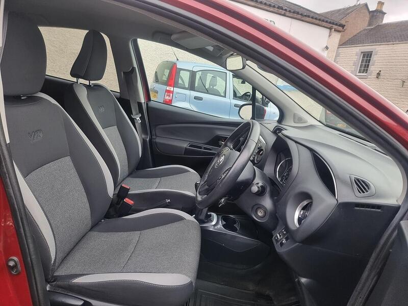 Toyota Yaris 1.5 VVT-i Y20 Bi-tone Euro 6 5dr - U93