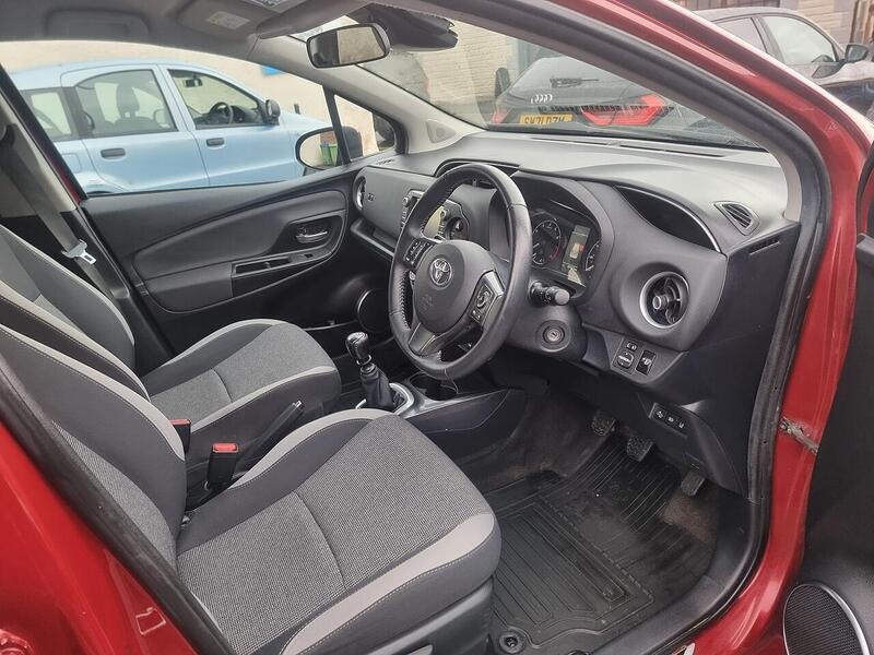 Toyota Yaris 1.5 VVT-i Y20 Bi-tone Euro 6 5dr - U93