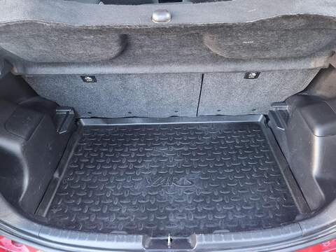 Toyota Yaris Yaris Y20 Bi-tone Hatchback 1 Manual Petrol - U93