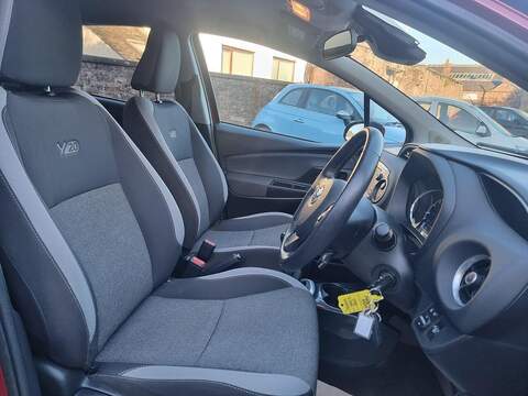 Toyota Yaris Yaris Y20 Bi-tone Hatchback 1 Manual Petrol - U93