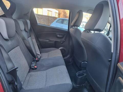 Toyota Yaris Yaris Y20 Bi-tone Hatchback 1 Manual Petrol - U93