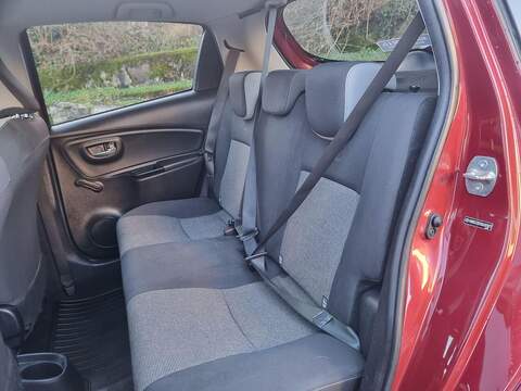 Toyota Yaris Yaris Y20 Bi-tone Hatchback 1 Manual Petrol - U93