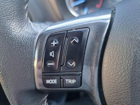 Toyota Yaris Yaris Y20 Bi-tone Hatchback 1 Manual Petrol - U93