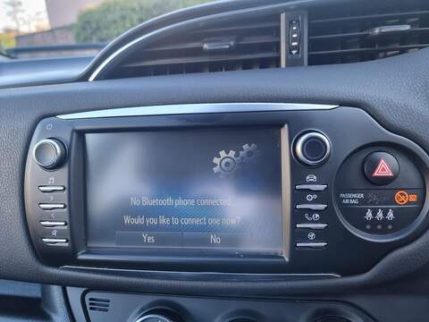 Toyota Yaris Yaris Y20 Bi-tone Hatchback 1 Manual Petrol - U93