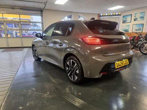 Peugeot 208 1.2 HYBRID Allure Hatchback 5dr Petrol Hybrid e-DSC6 Euro 6 (s/s) (100 ps) - U94